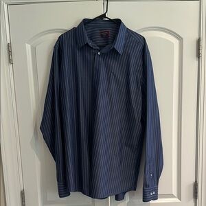 UNTUCKit Blue Dress Shirt Classic Collar Vertical Stripes